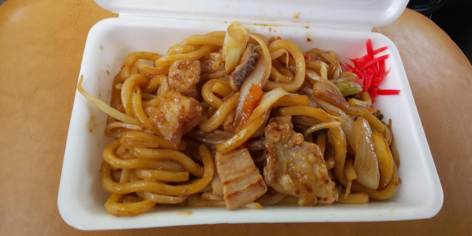 津山ホルモンうどん